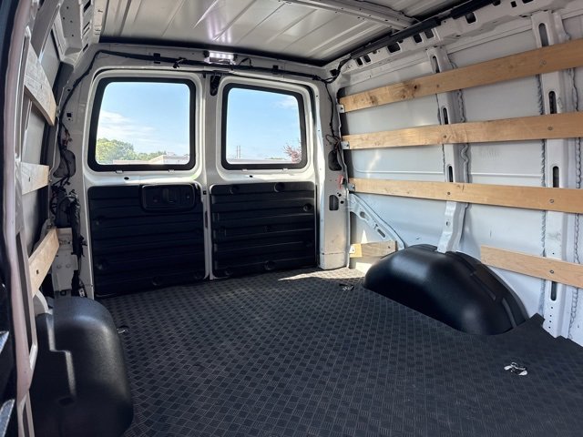 2022 Gmc Savana Cargo 2500 photo 23