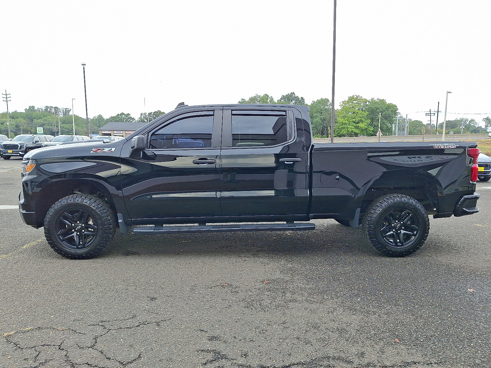 2023 Chevrolet Silverado 1500 Custom Trail Boss photo 2