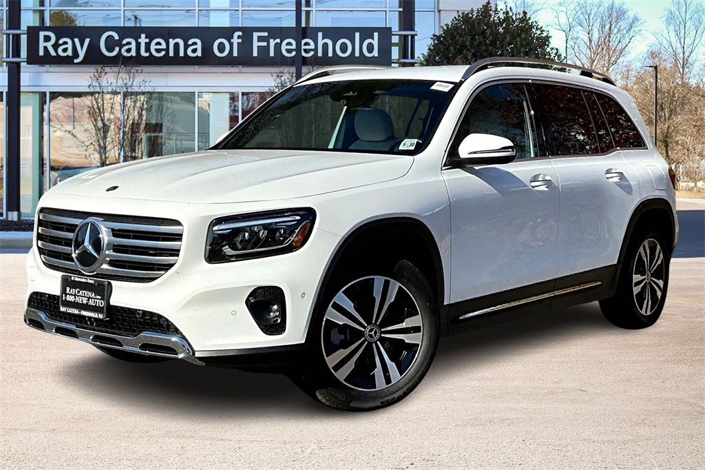 2025 Mercedes-Benz GLB Base's photo