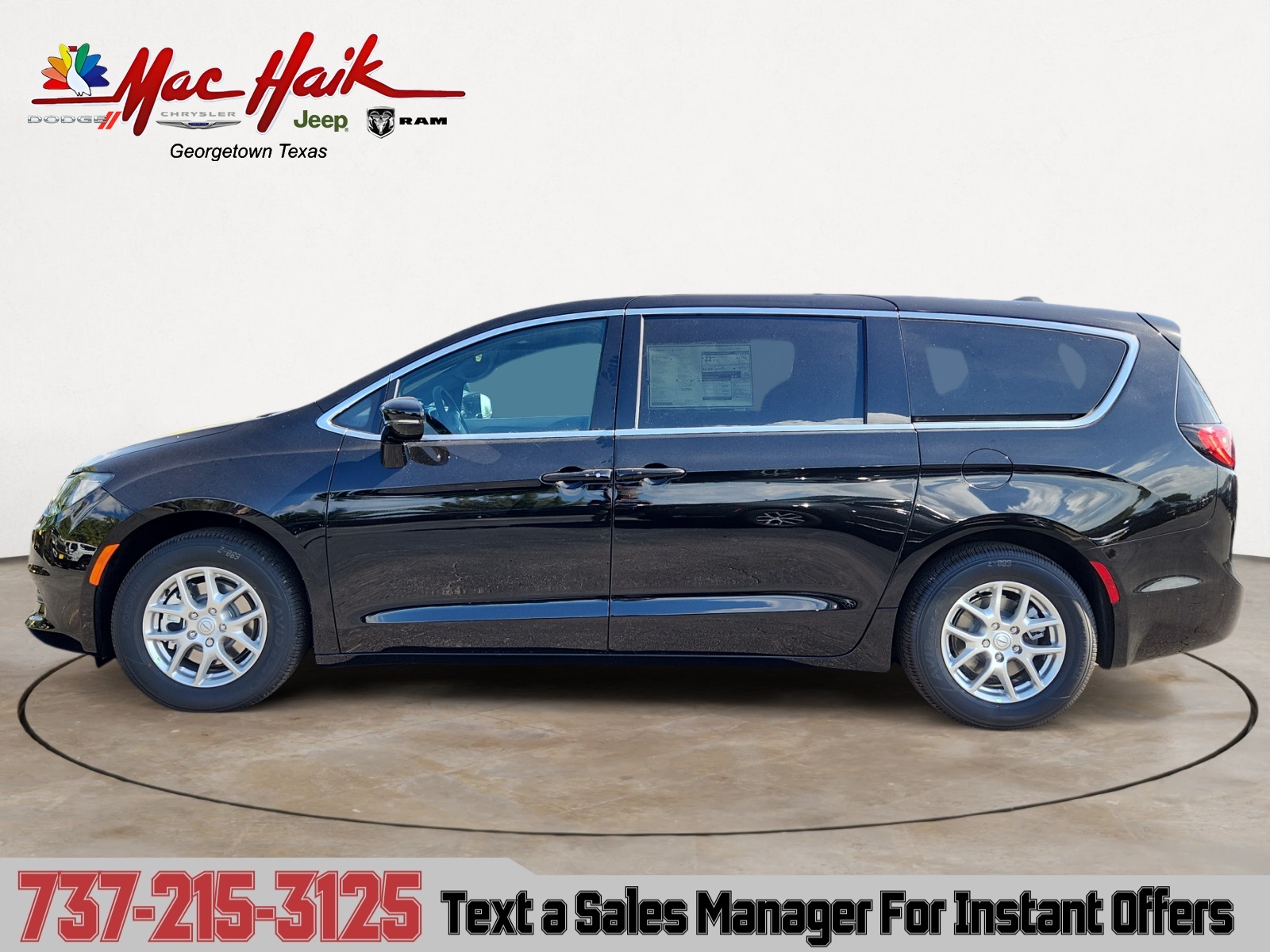 2026 Chrysler Voyager L photo 2