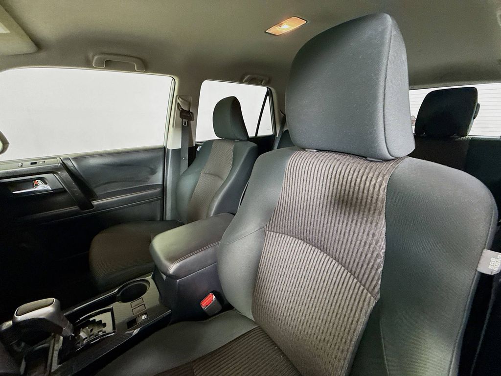 2024 Toyota 4Runner TRD 4WD photo 18