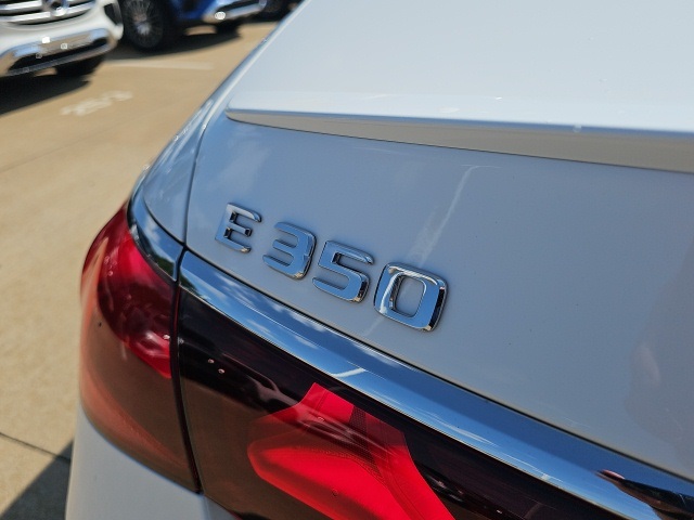 2025 Mercedes Benz E 350 4MATIC photo 6