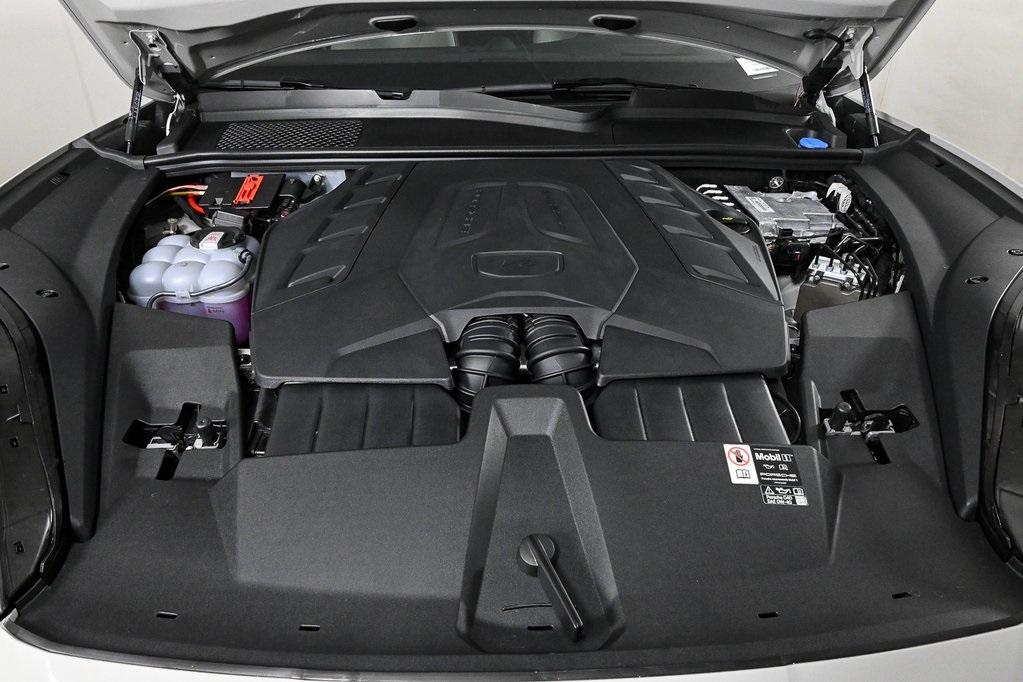 2026 Porsche Cayenne GTS Coupe photo 31