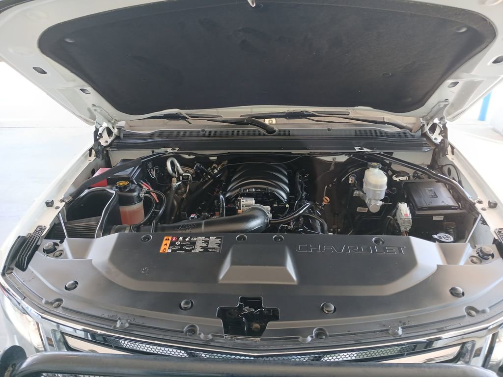 2018 Chevrolet Suburban LT photo 30