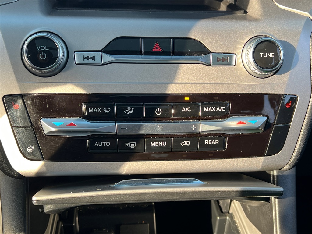 2022 Ford Explorer XLT photo 22