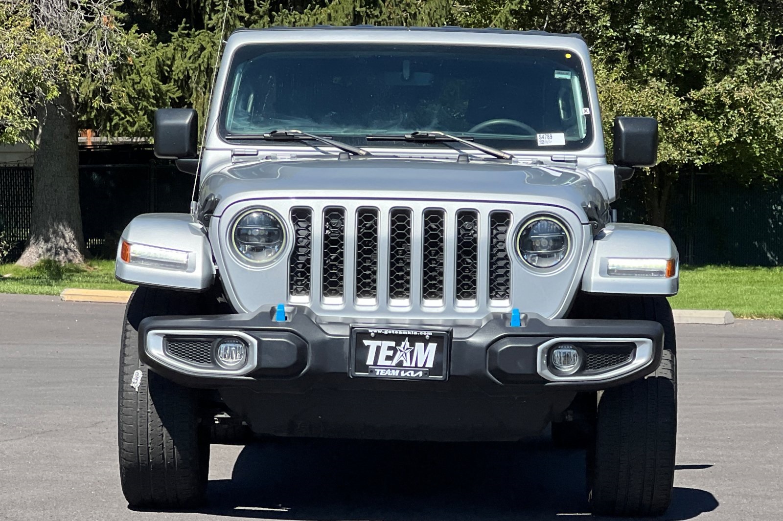 2023 Jeep Wrangler Sahara 4xe photo 8