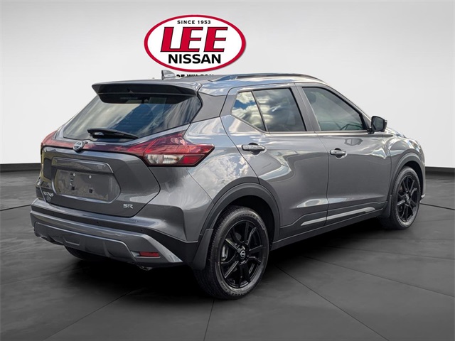 2024 Nissan Kicks SR photo 3
