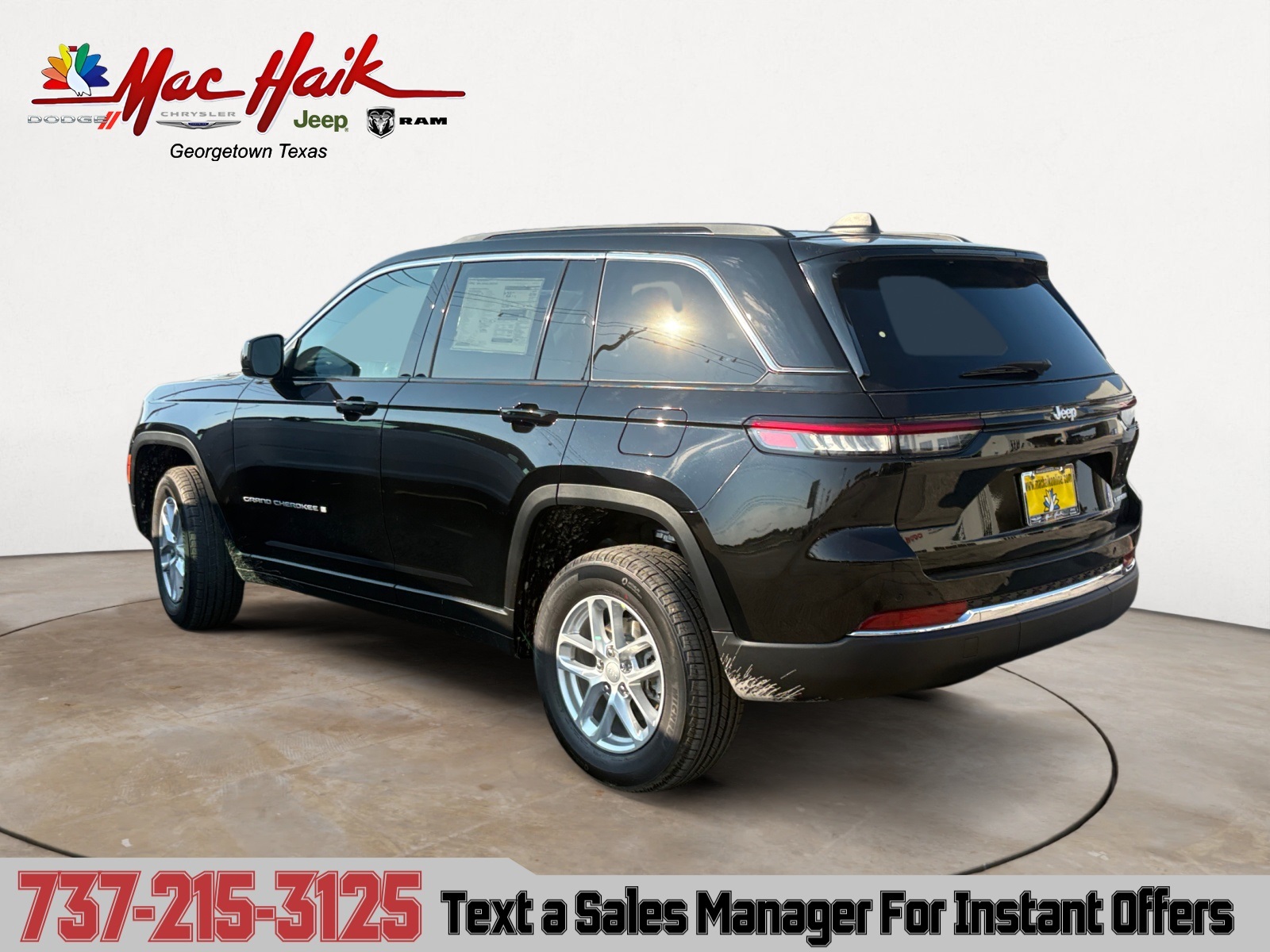 2025 Jeep Grand Cherokee Laredo Altitude photo 3