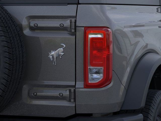 2025 Ford Bronco Base photo 21