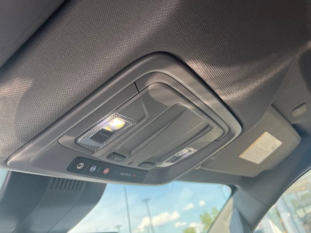 2025 Chevrolet Silverado 1500 LT1 photo 18