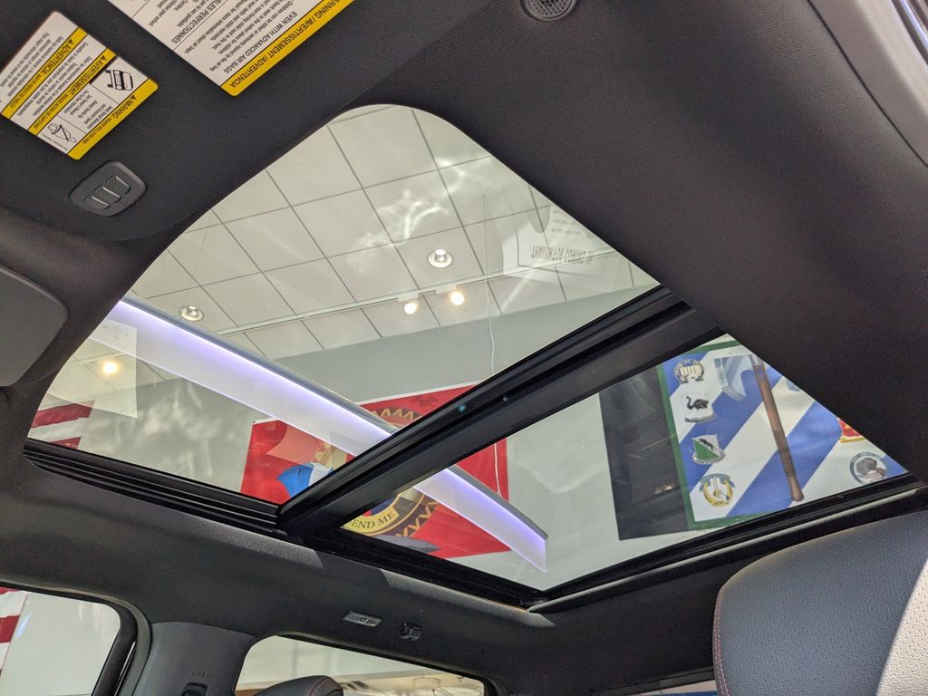 2025 Ford F-150 Lariat photo 10