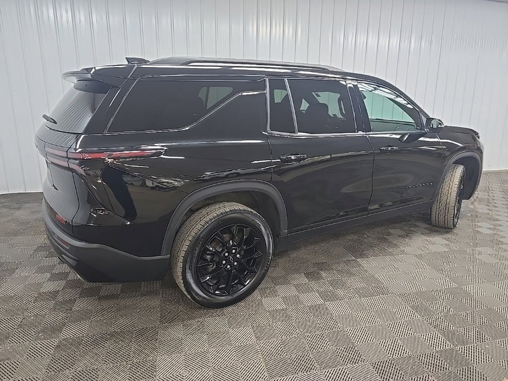 2024 Chevrolet Traverse 2LT photo 2