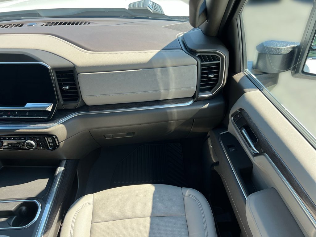 2025 Chevrolet Silverado 2500HD LTZ photo 24