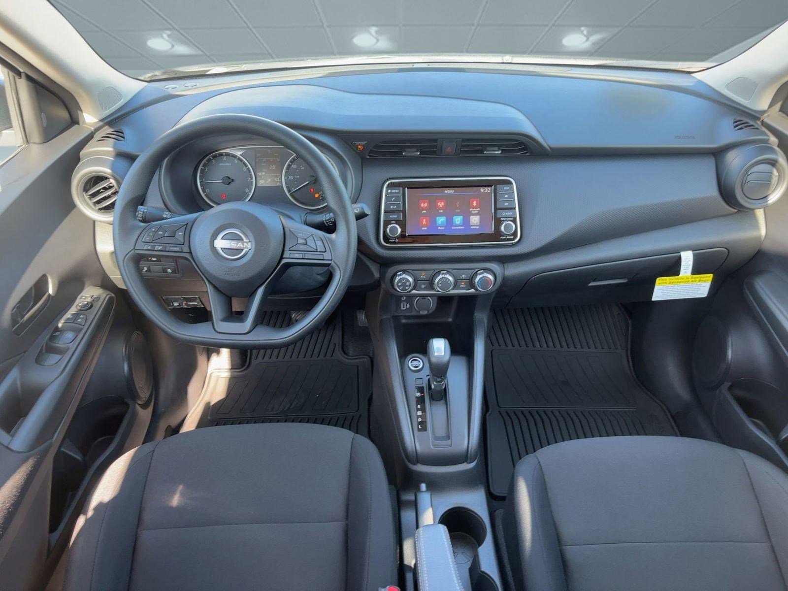 2025 Nissan Kicks Play S photo 15