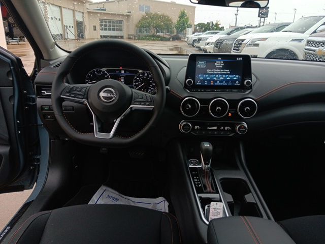 2025 Nissan Sentra SR photo 15