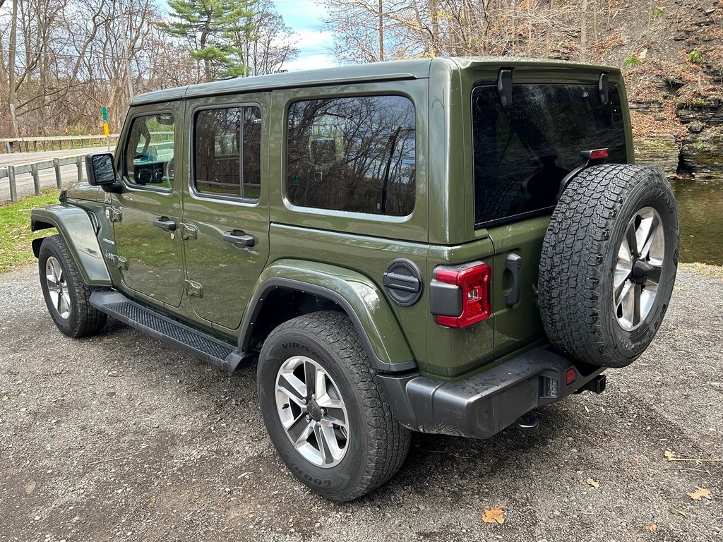 2022 Jeep Wrangler Unlimited Sahara photo 3