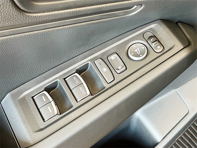 2025 Honda Accord LX photo 17