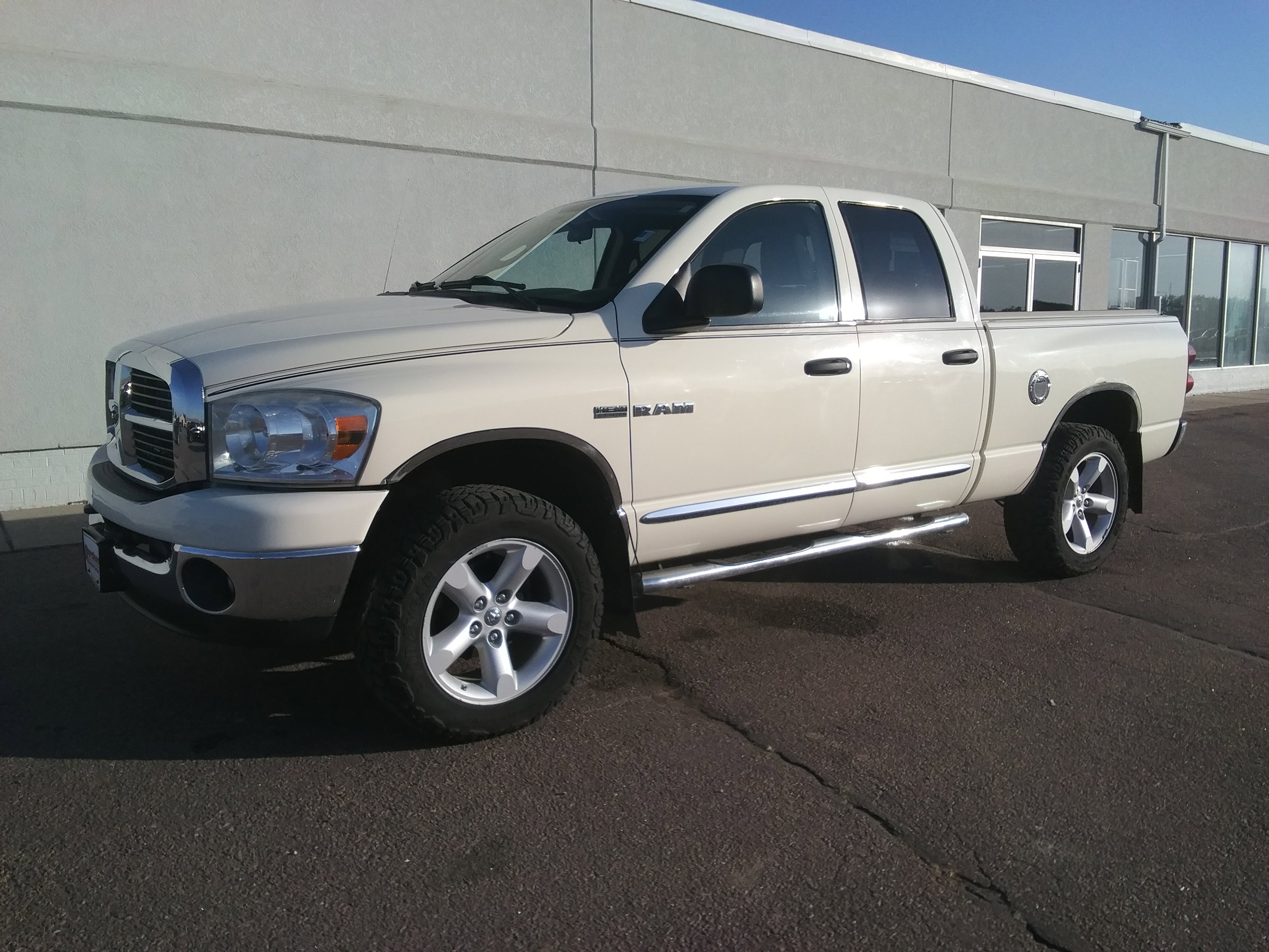 2008 Dodge Ram SLT photo 2