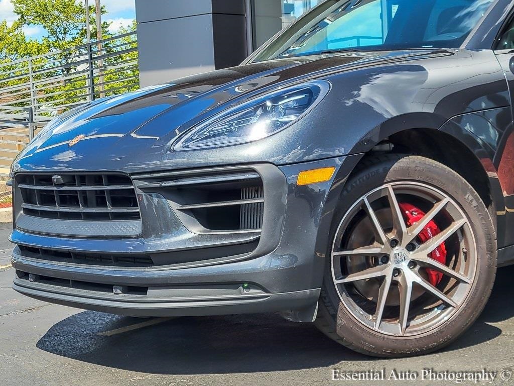2022 Porsche Macan S photo 2