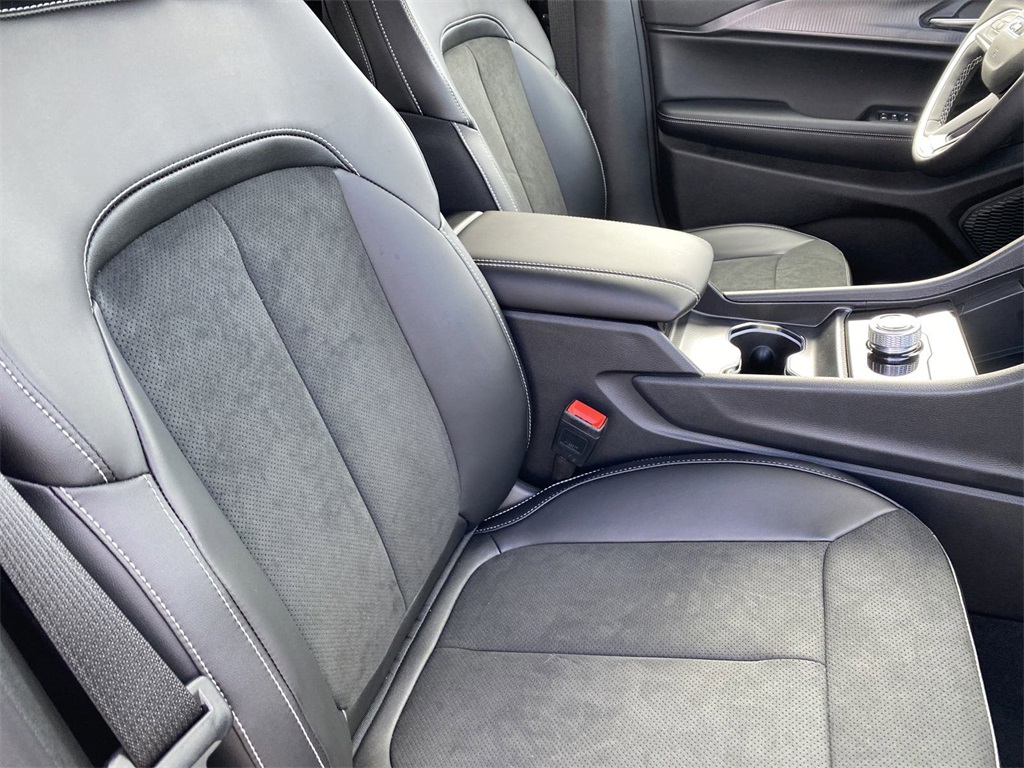 2025 Jeep Grand Cherokee Altitude X photo 37