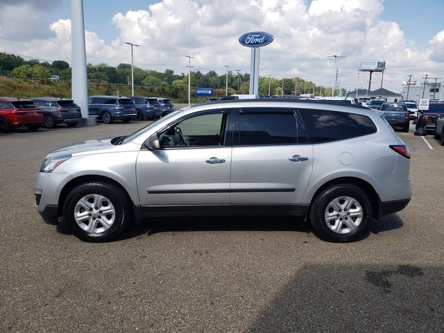 2017 Chevrolet Traverse LS photo 3