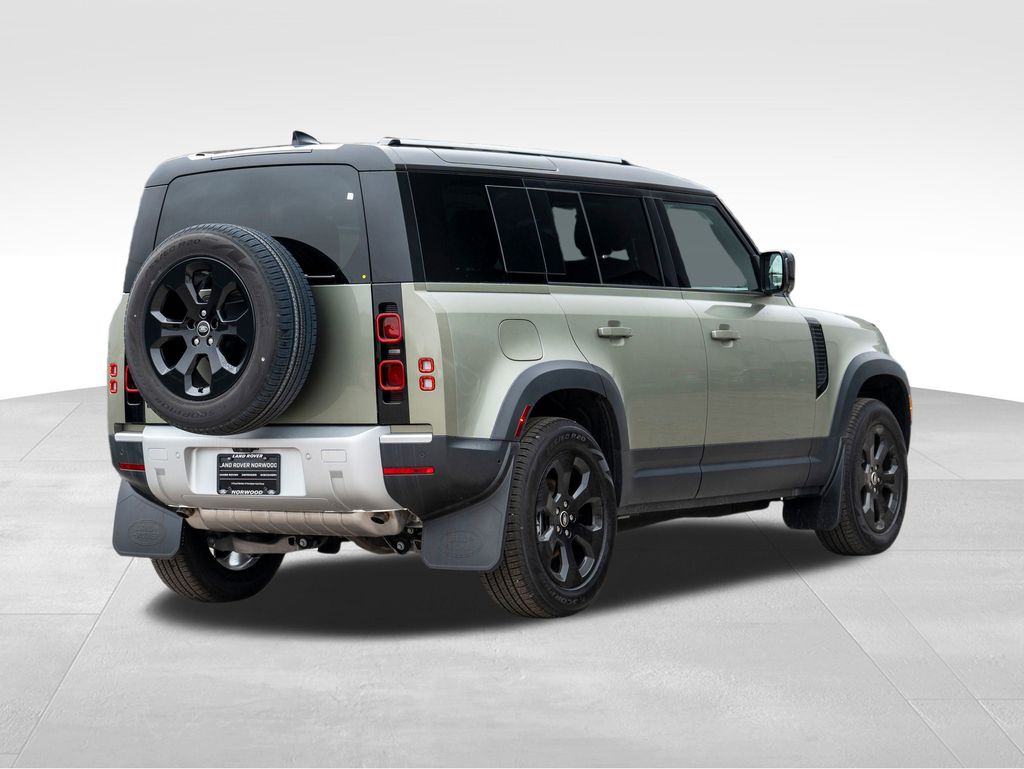 2025 Land Rover Defender 110 S photo 4