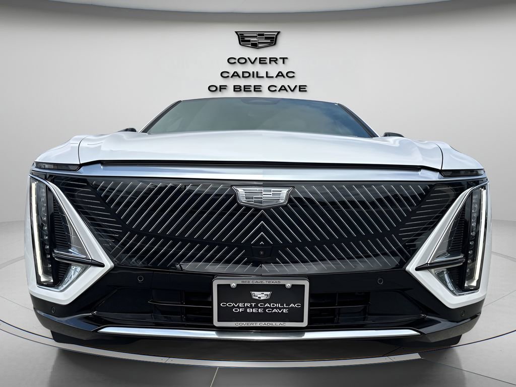 2025 Cadillac Lyriq Luxury photo 3
