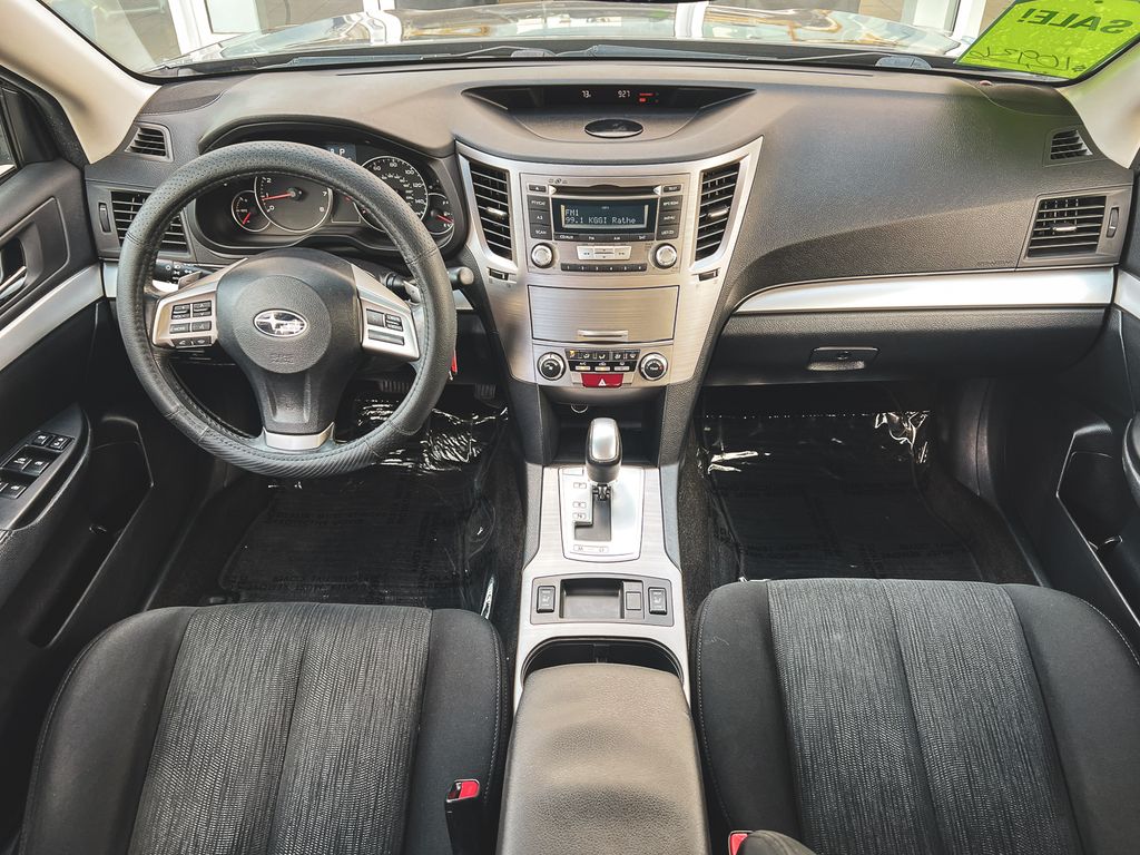 2013 Subaru Legacy 2.5i Premium photo 25