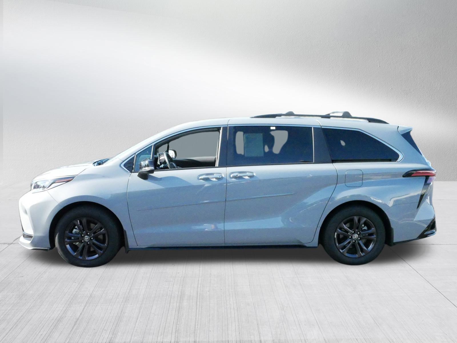 2024 Toyota Sienna XSE photo 4