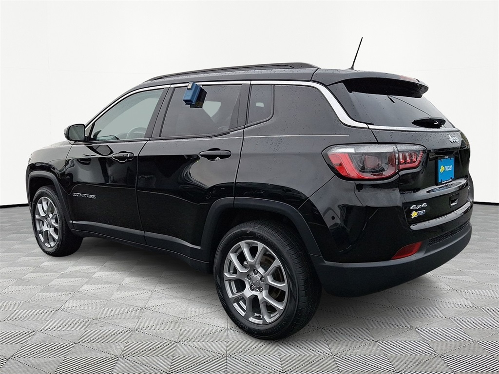 2022 Jeep Compass Latitude Lux photo 4