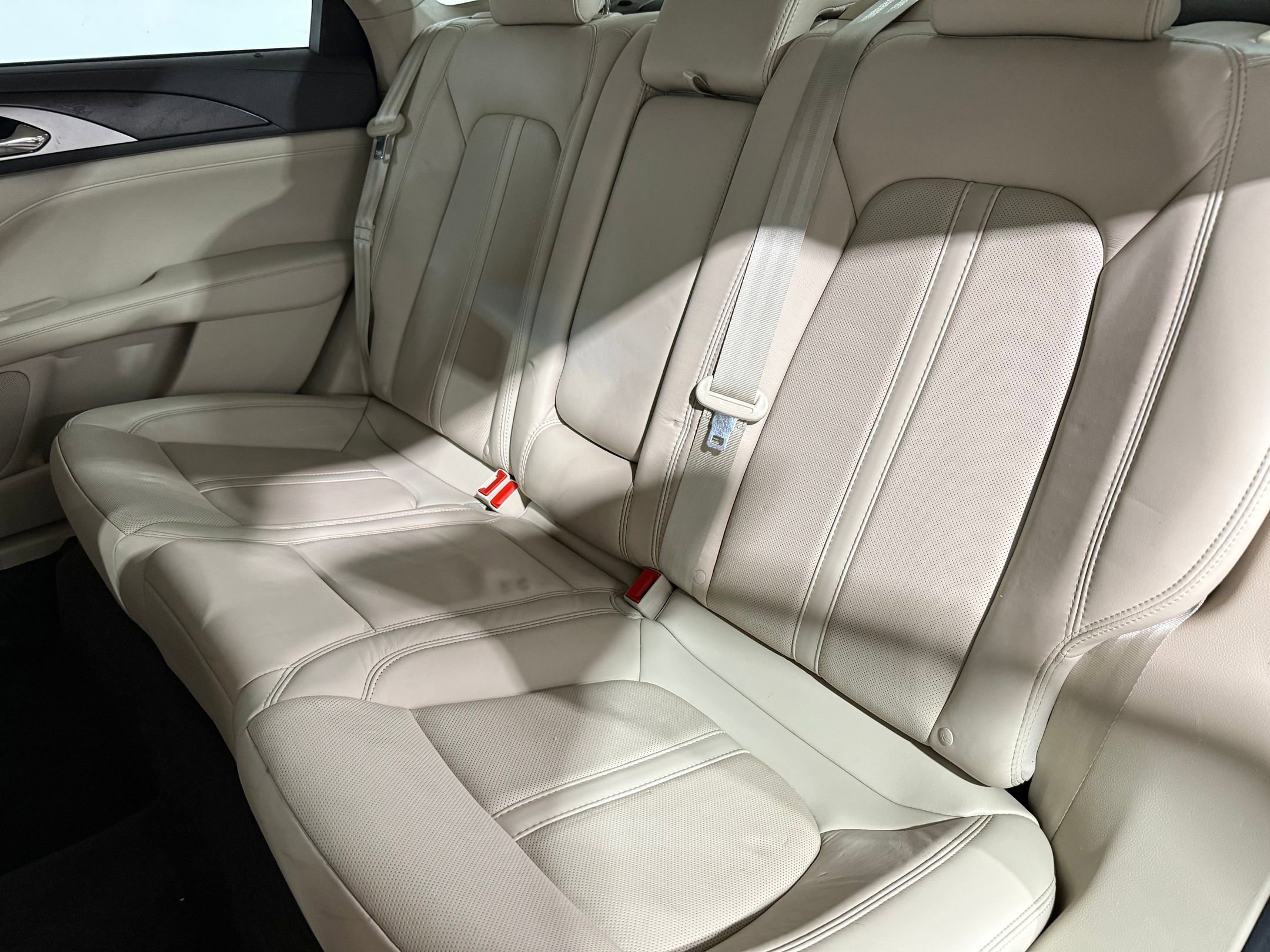 2020 Lincoln MKZ Hybrid Reserve photo 29