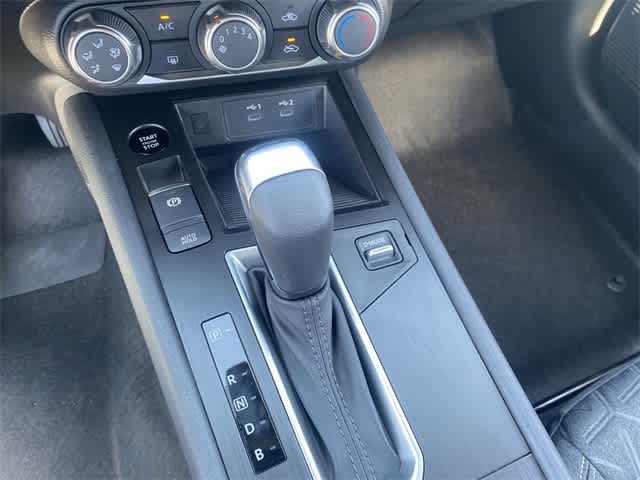 2025 Nissan Kicks SV photo 21
