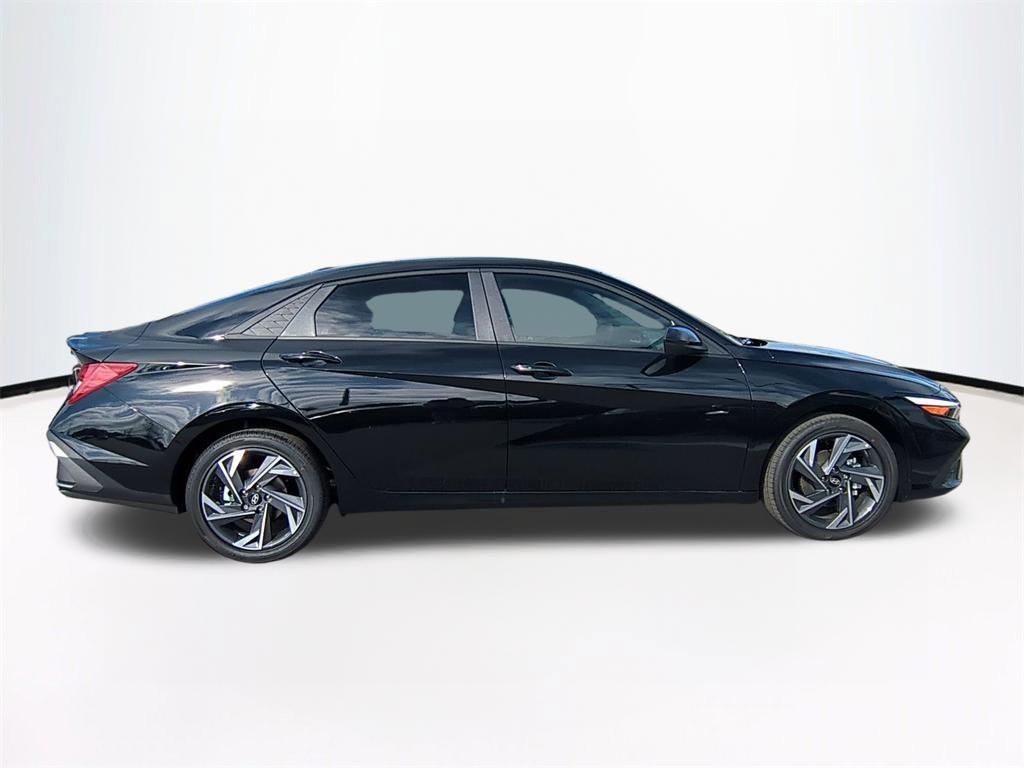 2025 Hyundai Elantra Hybrid SEL Sport photo 4