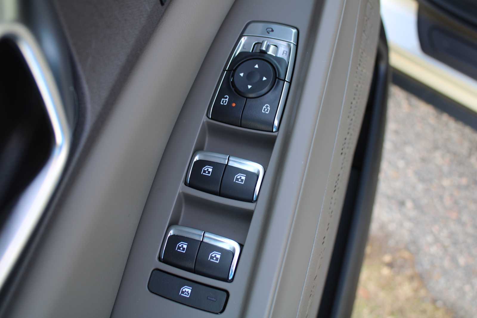 2025 Kia Carnival EX photo 23