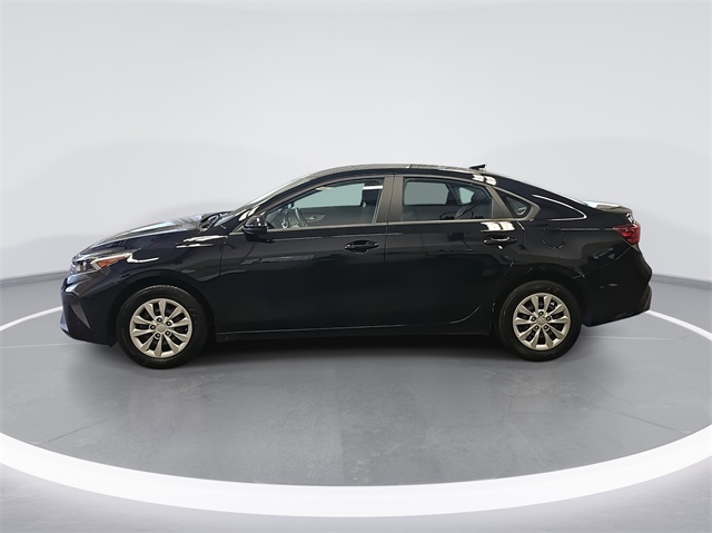 2024 Kia Forte LX photo 2