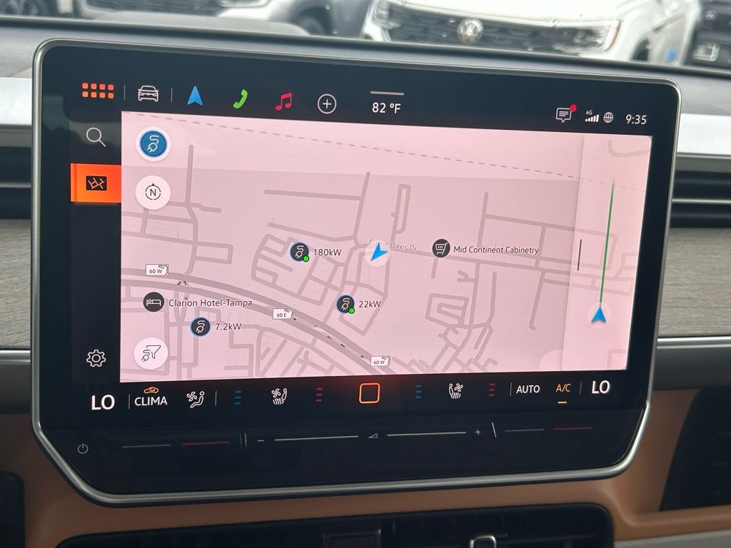 2025 Volkswagen ID. Buzz Pro Plus photo 12