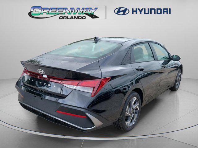 2025 Hyundai Elantra SEL Sport photo 4