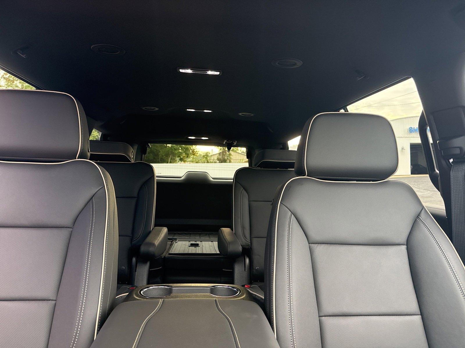2025 Chevrolet Tahoe Premier photo 30