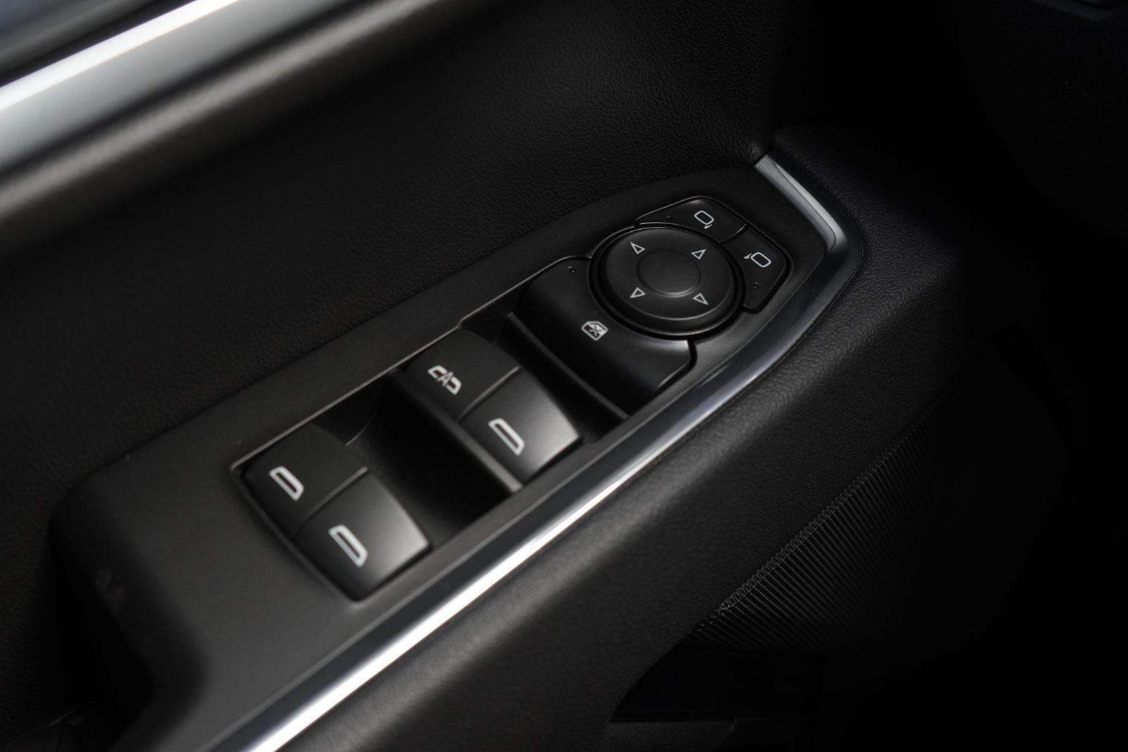 2025 Chevrolet Silverado 1500 LT photo 18