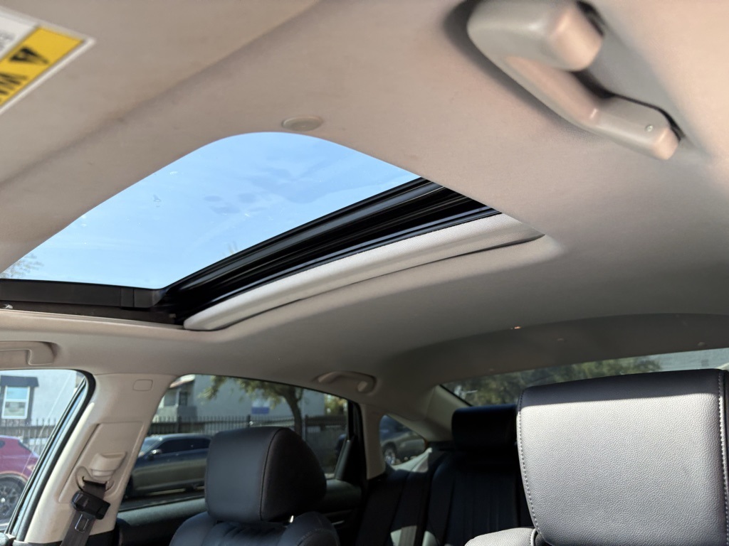 2022 Honda Accord EX-L photo 7