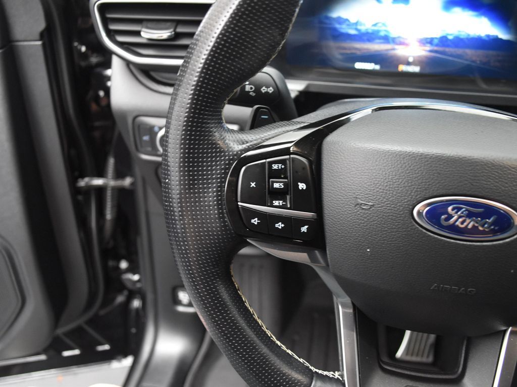 2021 Ford Explorer ST photo 9