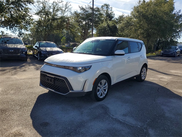 2023 Kia Soul LX photo 3