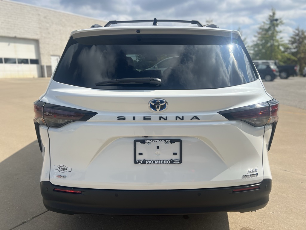 2024 Toyota Sienna XLE photo 4