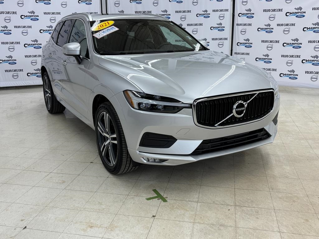 2021 Volvo XC60 Momentum's photo