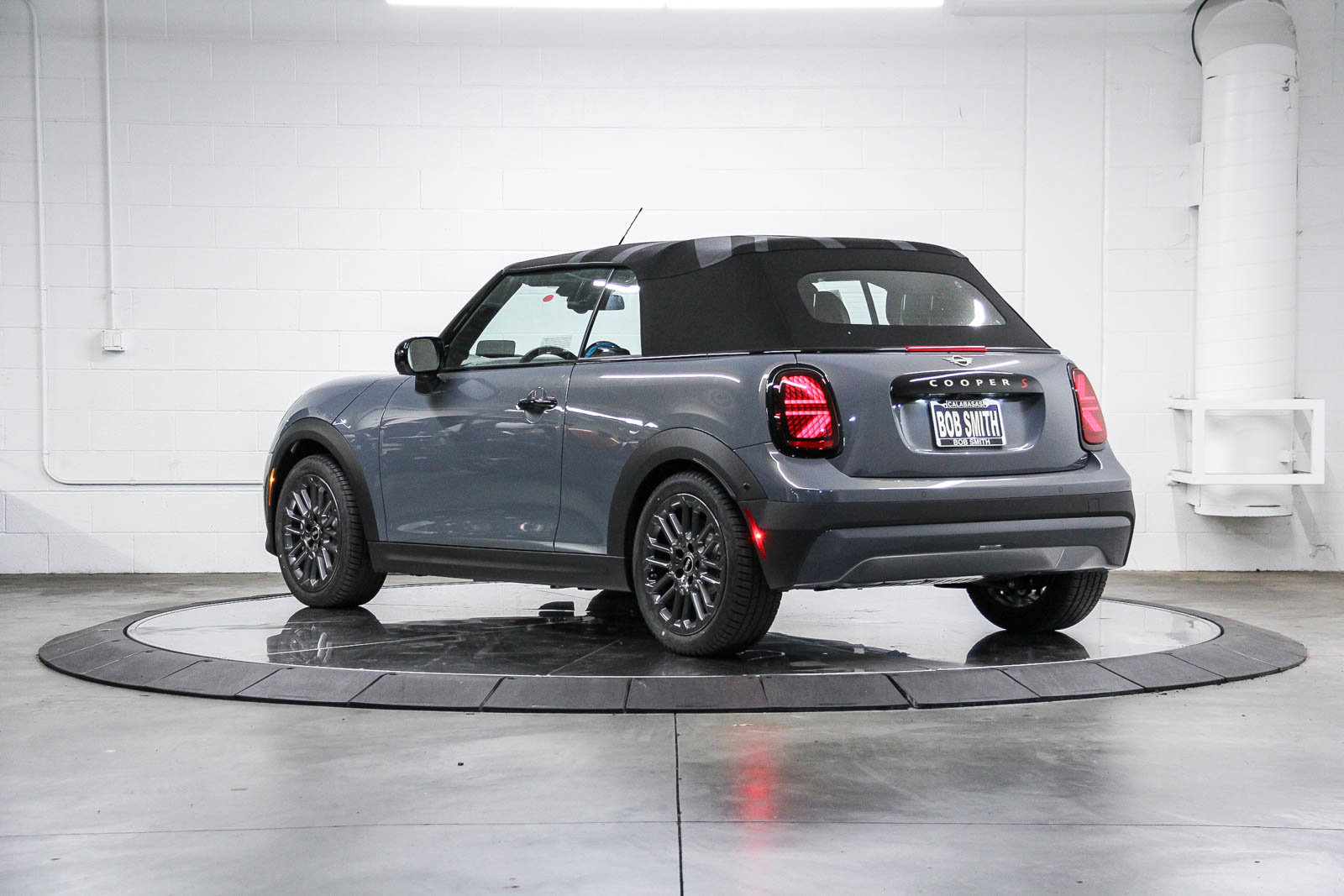 2026 Mini Cooper Convertible Iconic photo 3
