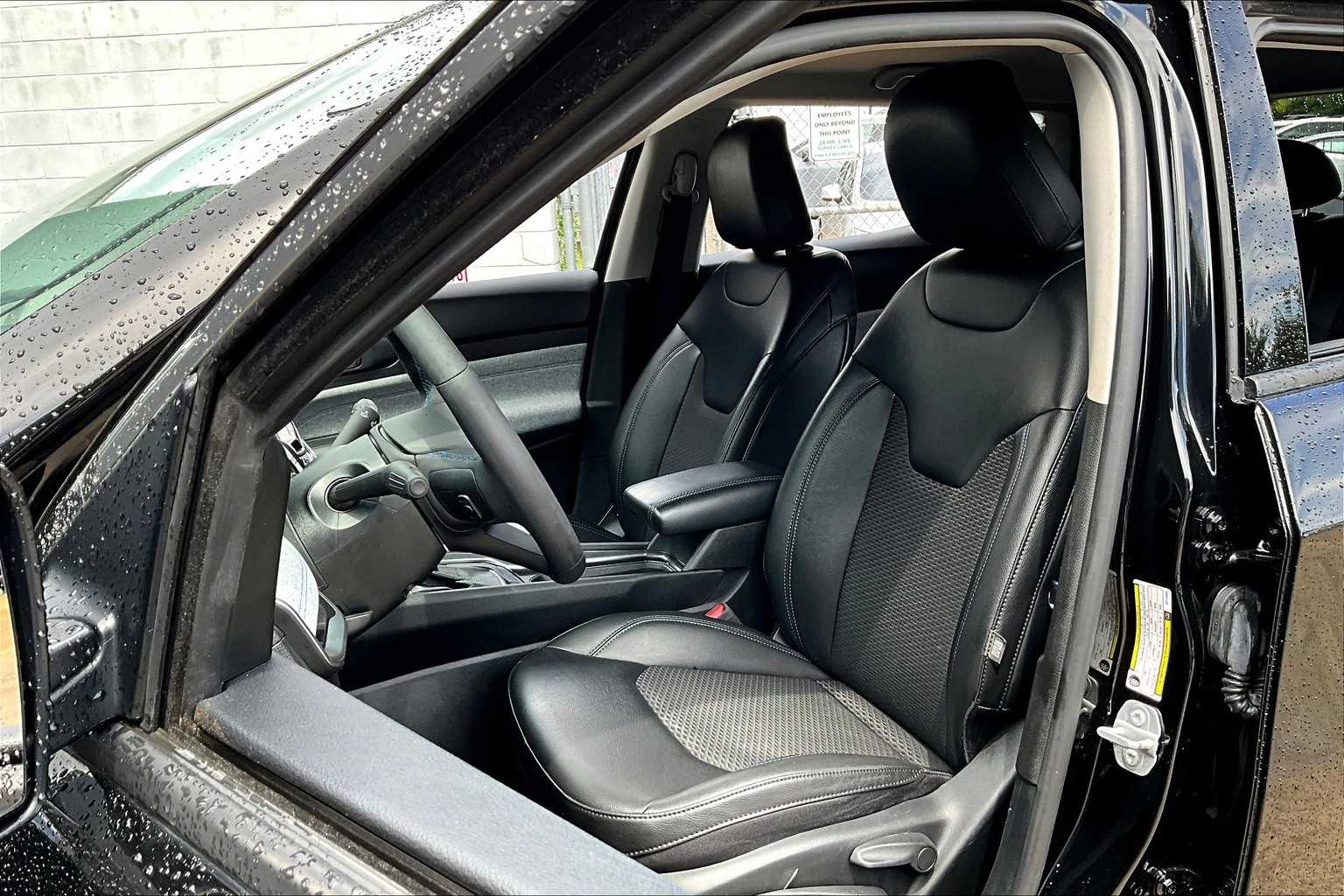 2022 Jeep Compass Latitude photo 4