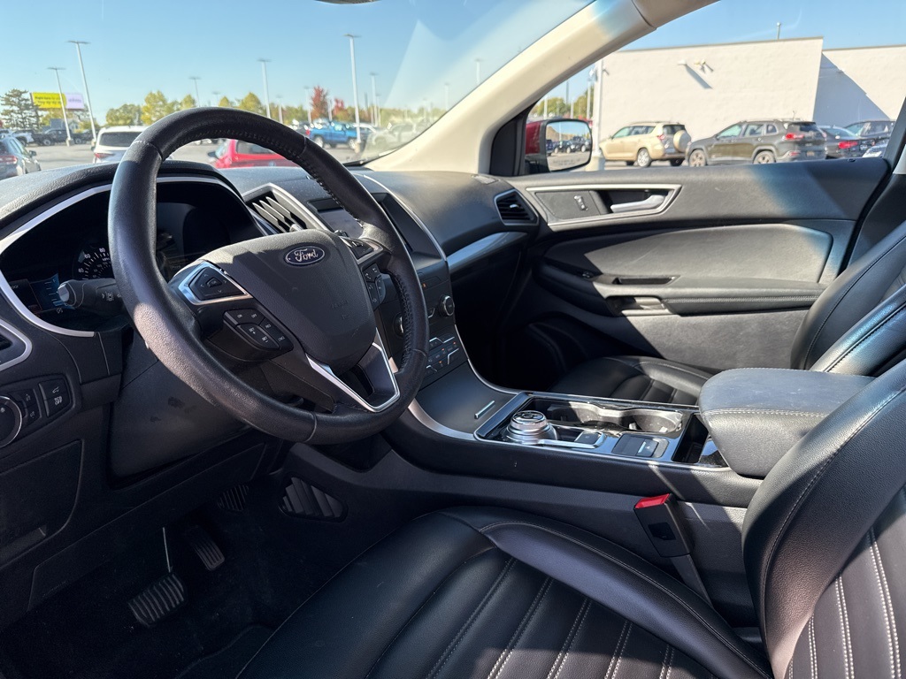 2019 Ford Edge SEL photo 5