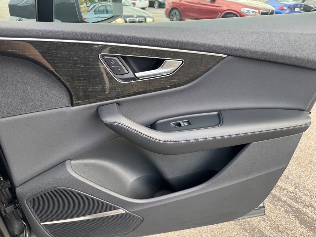 2021 Audi Q7 Premium Plus photo 25
