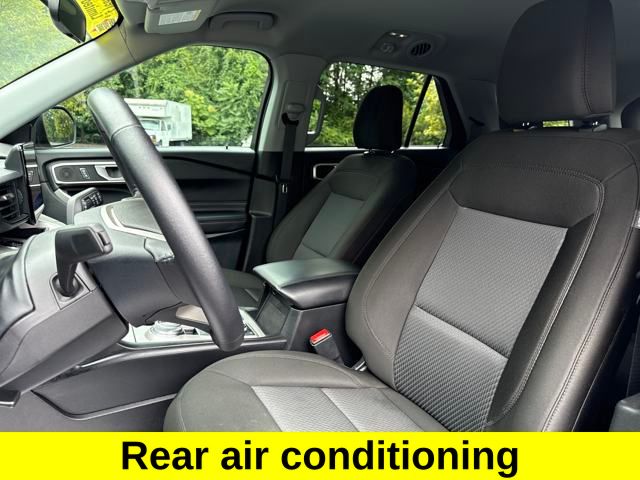 2024 Ford Explorer XLT photo 2