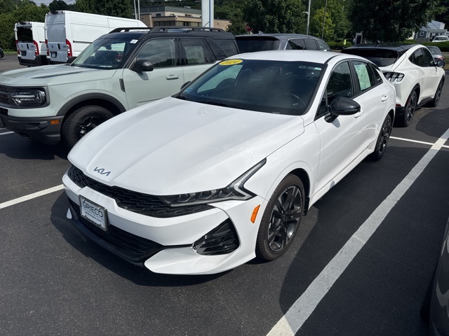 2024 Kia K5 GT-Line photo 3